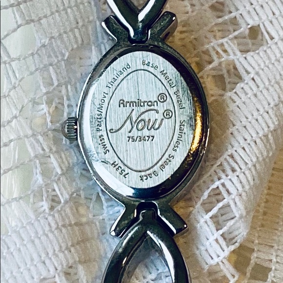 Armitron Vintage Watch - Picture 3 of 4